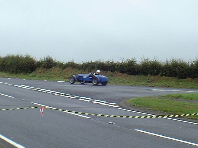 last-corner-blue-vintage-motor